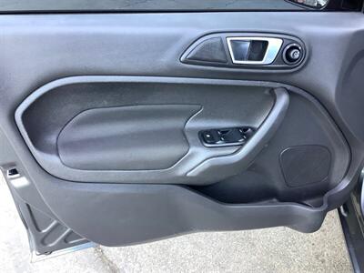 2016 Ford Fiesta SE   - Photo 10 - Crest Hill, IL 60403