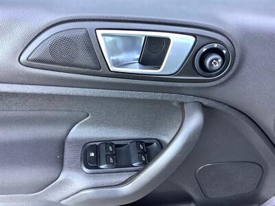 2016 Ford Fiesta SE - Photo 12 - Crest Hill, IL 60403