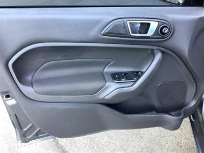 2016 Ford Fiesta SE - Photo 10 - Crest Hill, IL 60403