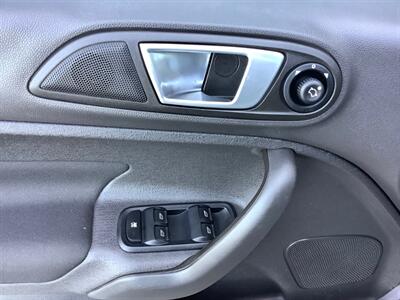2016 Ford Fiesta SE   - Photo 12 - Crest Hill, IL 60403