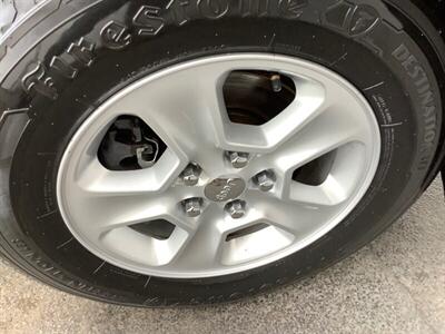 2014 Jeep Grand Cherokee Laredo - Photo 38 - Crest Hill, IL 60403