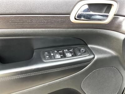 2014 Jeep Grand Cherokee Laredo - Photo 11 - Crest Hill, IL 60403