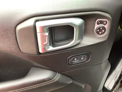 2019 Jeep Wrangler Sahara - Photo 3 - Crest Hill, IL 60403