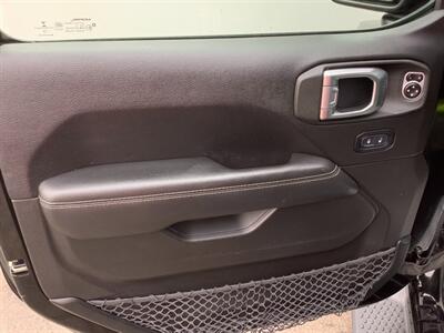 2019 Jeep Wrangler Sahara - Photo 2 - Crest Hill, IL 60403