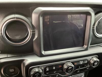 2019 Jeep Wrangler Sahara - Photo 8 - Crest Hill, IL 60403