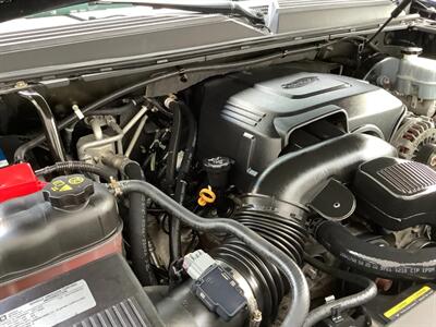 2011 Chevrolet Tahoe LTZ   - Photo 53 - Crest Hill, IL 60403