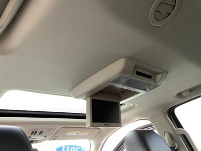 2011 Chevrolet Tahoe LTZ   - Photo 34 - Crest Hill, IL 60403