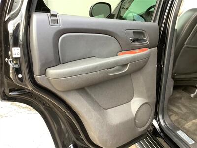 2011 Chevrolet Tahoe LTZ   - Photo 25 - Crest Hill, IL 60403