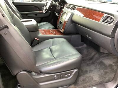 2011 Chevrolet Tahoe LTZ   - Photo 31 - Crest Hill, IL 60403