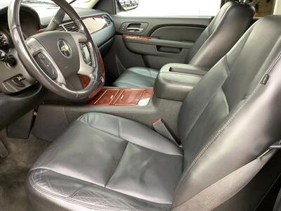 2011 Chevrolet Tahoe LTZ   - Photo 18 - Crest Hill, IL 60403