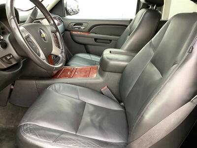 2011 Chevrolet Tahoe LTZ   - Photo 17 - Crest Hill, IL 60403