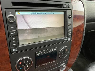 2011 Chevrolet Tahoe LTZ   - Photo 13 - Crest Hill, IL 60403