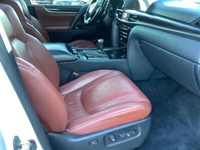 2017 Lexus LX - Photo 34 - Crest Hill, IL 60403
