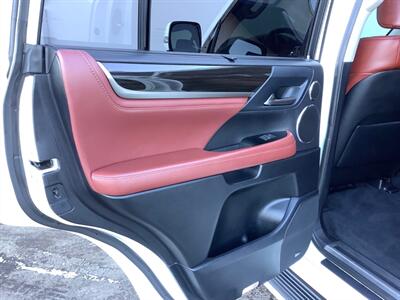 2017 Lexus LX - Photo 27 - Crest Hill, IL 60403