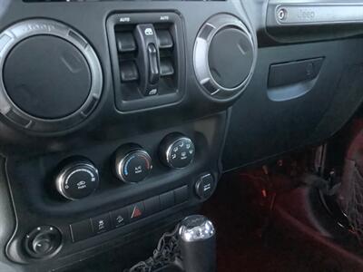 2011 Jeep Wrangler Sport   - Photo 17 - Crest Hill, IL 60403