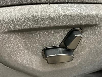 2008 Jeep Commander Sport   - Photo 12 - Crest Hill, IL 60403