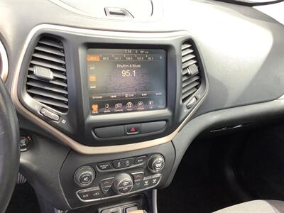 2015 Jeep Cherokee Altitude   - Photo 18 - Crest Hill, IL 60403