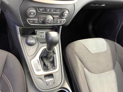 2015 Jeep Cherokee Altitude   - Photo 19 - Crest Hill, IL 60403