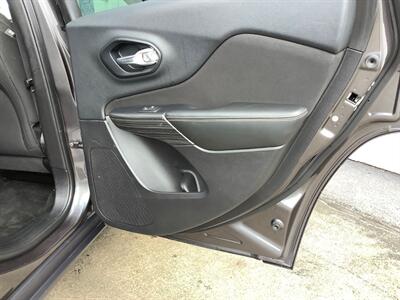 2015 Jeep Cherokee Altitude   - Photo 26 - Crest Hill, IL 60403