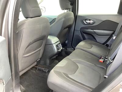 2015 Jeep Cherokee Altitude   - Photo 25 - Crest Hill, IL 60403