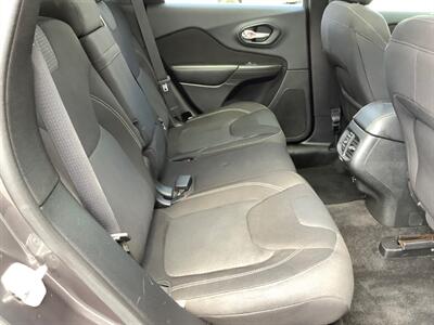 2015 Jeep Cherokee Altitude   - Photo 27 - Crest Hill, IL 60403