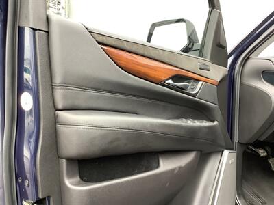 2019 Cadillac Escalade ESV Luxury   - Photo 13 - Crest Hill, IL 60403