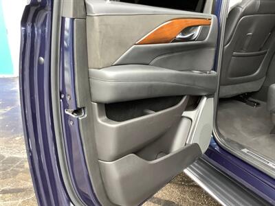 2019 Cadillac Escalade ESV Luxury   - Photo 24 - Crest Hill, IL 60403