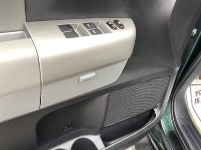 2008 Toyota Sequoia SR5   - Photo 13 - Crest Hill, IL 60403