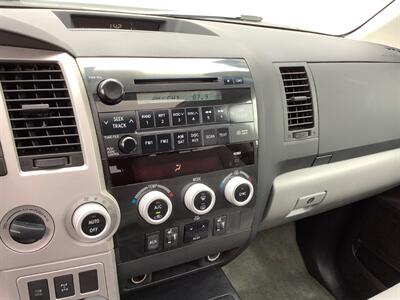 2008 Toyota Sequoia SR5   - Photo 16 - Crest Hill, IL 60403