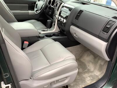 2008 Toyota Sequoia SR5   - Photo 29 - Crest Hill, IL 60403