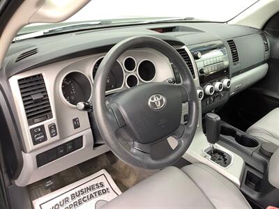 2008 Toyota Sequoia SR5   - Photo 20 - Crest Hill, IL 60403