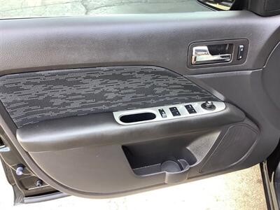 2010 Ford Fusion SE   - Photo 10 - Crest Hill, IL 60403