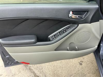 2014 Kia Forte LX   - Photo 24 - Crest Hill, IL 60403