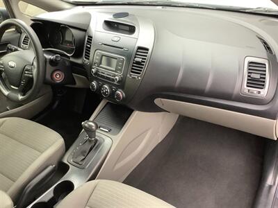 2014 Kia Forte LX   - Photo 34 - Crest Hill, IL 60403