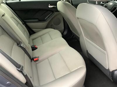 2014 Kia Forte LX   - Photo 8 - Crest Hill, IL 60403