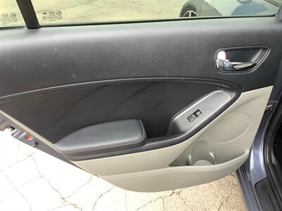 2014 Kia Forte LX   - Photo 32 - Crest Hill, IL 60403