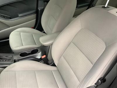 2014 Kia Forte LX   - Photo 31 - Crest Hill, IL 60403