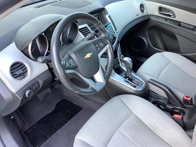2011 Chevrolet Cruze LT   - Photo 13 - Crest Hill, IL 60403