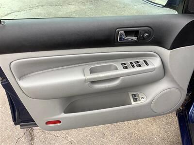 2004 Volkswagen Jetta GLS   - Photo 10 - Crest Hill, IL 60403