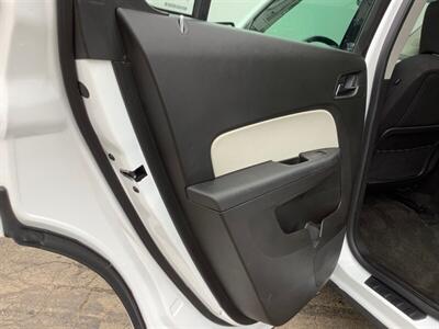 2010 Chevrolet Equinox LS - Photo 20 - Crest Hill, IL 60403