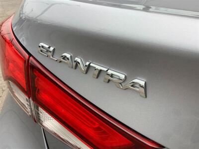 2015 Hyundai ELANTRA SE - Photo 20 - Crest Hill, IL 60403