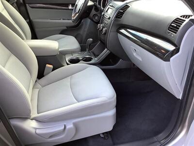 2011 Kia Sorento LX   - Photo 26 - Crest Hill, IL 60403