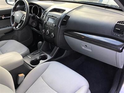 2011 Kia Sorento LX   - Photo 27 - Crest Hill, IL 60403