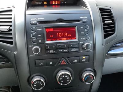 2011 Kia Sorento LX   - Photo 16 - Crest Hill, IL 60403