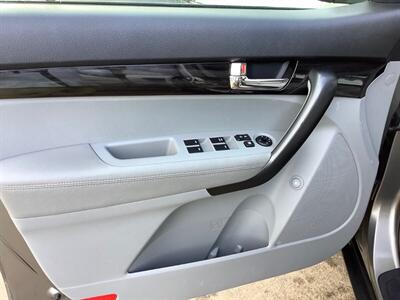 2011 Kia Sorento LX   - Photo 10 - Crest Hill, IL 60403