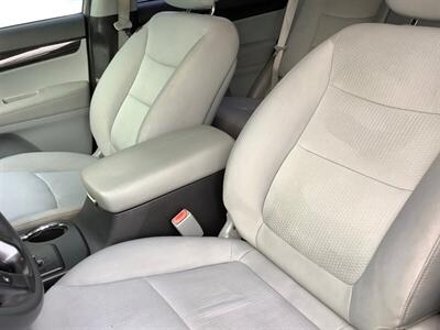 2011 Kia Sorento LX   - Photo 18 - Crest Hill, IL 60403