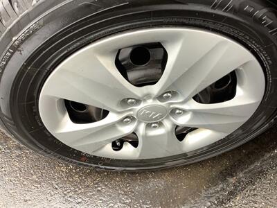 2017 Kia Forte LX   - Photo 27 - Crest Hill, IL 60403