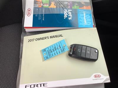 2017 Kia Forte LX   - Photo 24 - Crest Hill, IL 60403