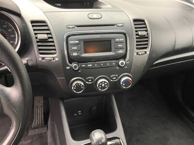 2017 Kia Forte LX   - Photo 13 - Crest Hill, IL 60403