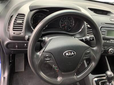2017 Kia Forte LX   - Photo 14 - Crest Hill, IL 60403
